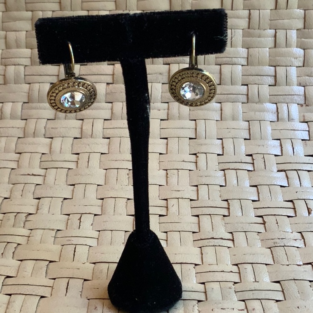 Gold and crystal beautiful earrings high end